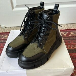 Olive Green Combat Boots Size 6